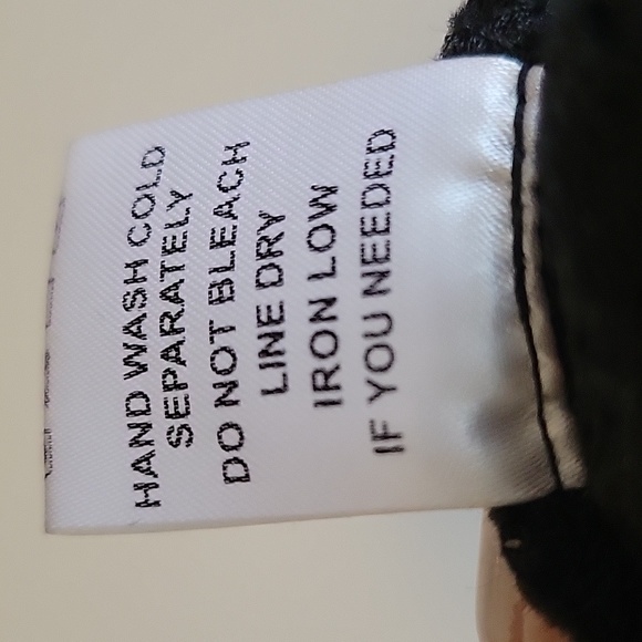 Chelsea and Sweetest Kiss lace crop top - Picture 7 of 7